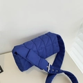 Borsa a spalla trapuntata blu reale con motivo a rombi e fibbia in metallo argento - Blu