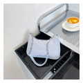 Sac hobo en toile à carreaux bleu clair avec chaîne argentée et bandoulière en cuir - Bleu