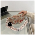 Borsa a tracolla in nylon a fiori con tracolla ricamata e ciondolo di peluche nero - Rosso (con Pompon)