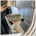 Borsa a tracolla in nylon a fiori rétro con ampia cinghia logo e pompon morbido - Blu (con Pompon)