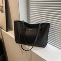 Grande borsa tote nera con trama intrecciata e spalline sottili per il pendolarismo - Nero