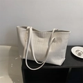 Borsa tote trapuntata beige minimalista con grande capacità per l'uso quotidiano - Bianco
