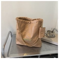 Licht camel gewatteerde draagtas met gouden ketting en bijpassende mini-muntzakje - Khaki