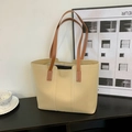 Borsa tote beige minimalista con manici marroni e cuciture bianche - Giallo