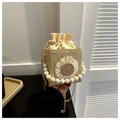 Borsa a tracolla in paglia intrecciata beige con margherite e manico di perle - Cachi