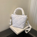 Bolso bandolera blanco acolchado con asas fruncidas y correa ajustable - Blanco
