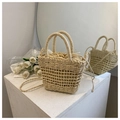 Secchiello in paglia beige traforata con fodera a coulisse e doppi manici per l'estate - Bianco