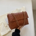 Borsa a tracolla trapuntata marrone con design geometrico e texture in morbida pelle PU - Marrone