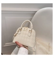 Elegante borsa a conchiglia bianca trapuntata con manici e tracolla regolabile - Bianco