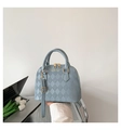 Borsa a conchiglia blu-grigio con motivo trapuntato classico e dettagli in oro - Blu