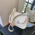 Sac bandoulière minimaliste blanc crème en cuir PU mat avec boucle carrée élégante - Style de Sac Unique / Blanc
