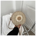 Borsa a tracolla in paglia intrecciata con margherita bianca e finiture in PU kaki - Cachi