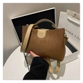 Bolso tote de mujer en marrón y beige con costuras en V y correa ajustable - Marrón