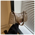 Minimalistische khakifarbene Baguette-Tasche mit passendem kleinem Etui - Khaki