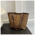 Borsa tote marrone minimalista con motivo circolare vintage e rivetti dorati - Cuoio