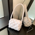 Elegante borsa a nuvola in nylon trapuntato bianco crema con tracolla imbottita - Bianco