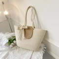 Beigefarbene gewebte Stroh-Tote-Bag mit Khaki-Deckel und Spitzen-Schleife - Gebrochenes Weiß