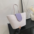 Stilvolle gewebte Tragetasche in Lavendel und Creme mit lila Klappe und Goldschließe - Lila