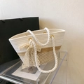 Sac seau tissé bicolore en coton avec un délicat détail de nœud en dentelle - Kaki