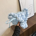 Sac nuage bleu clair avec texture plissée bulle et design à main élégant - Bleu