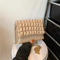 Bolso bandolera beige chic con textura de burbujas y cadena dorada para mujer - Caqui
