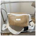 Sommerliche Stroh-Umhängetasche in Beige mit weißem Rand und verstellbarem Gurtband - Weiß