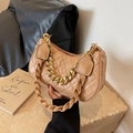 Borsa a tracolla trapuntata color cammello con catena d'oro e cinturino intrecciato - Cachi