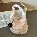Rosarote und weiße gestreifte Popcorn-Stofftasche mit flauschigem schwarzem Rußmännchen - Rosa Mit Anhänger