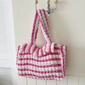 Sac fourre-tout à rayures roses et blanches en tissu popcorn texturé avec fermeture éclair - Fuchsia (Sans pendentif)
