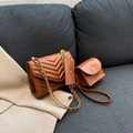 Set 3 pezzi borsa a tracolla marrone trapuntata in pelle PU con catena dorata di moda - Marrone