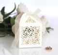 Boîte à bonbons blanche découpée au laser avec motif étoile et ruban pour les mariages - Ivoire