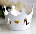 Detail of laser-cut cupcake wrapper with crown edge, high heel and heart hollow design - 5cm / White