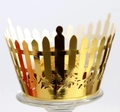 Detailed view of hollowed-out golden picket fence cupcake wrapper with metallic texture - 5cm / Reflective Gold
