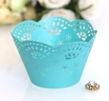 Tealfarbene Cupcake-Förmchen mit Laser-Cut-Spitzenmuster und Rosen-Design - Tiffany-Blau