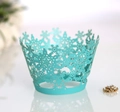 Detailed laser-cut snowflake pattern on light blue cupcake wrappers in crown shape - 5cm / Teal Blue