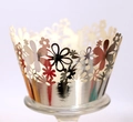 Lasergeschnittene Cupcake-Förmchen mit Blumenmuster und metallischem Spiegel-Effekt - Reflektierendes Silber