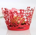 Caissettes à cupcakes rouges découpées au laser avec motif de fleurs de prunier - Rouge Perlé / 5cm