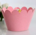 Dettaglio del pirottino rosa ondulato in carta per muffin e decorazione dolci - 5*5*8CM / Rosso Rosa