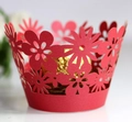 Rote Laserschnitt Cupcake Förmchen mit Blumenmuster für Hochzeits- und Partygebäck - Perlrot