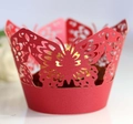 Pirottini rossi per cupcake tagliati al laser con farfalle e decorazione interna dorata - Rosso Perlato