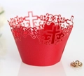 Pirottini per cupcake rossi tagliati al laser con croci in carta perlata elegante - Rosso Perlato