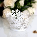 Elegantes moldes de encaje blanco con copos de nieve para cupcakes de Navidad y fiestas - 5*5*8CM / Blanco