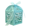 Gedetailleerde lasergesneden vlinderpatronen op lichtblauwe geschenkdoos met lint - Tiffany Blauw