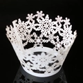 White snowflake laser-cut cupcake wrappers for Christmas parties with reflective base - 5cm / White