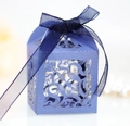Boîte à bonbons de mariage découpée au laser bleu marine avec ruban en organza chic - Bleu Saphir