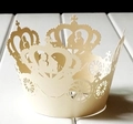 Détail de bordure à cupcake découpée au laser avec silhouette de couple sur bois - Jewelry Star (beige)