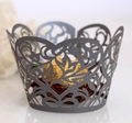 Caissette à muffin grise foncée en dentelle découpée au laser pour mariage - Charbon Argenté
