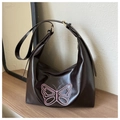 Bolso hobo café oscuro de cuero sintético con elegante bordado de mariposa rosa - café