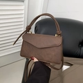 Borsa a mano quadrata retrò marrone scuro con patta a V e manico a nodo da donna - Marrone