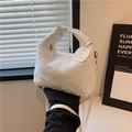Bolso grande de piel sintética blanca con elegante asa de cuero y textura suave - Blanco